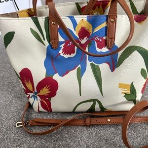 Tory Burch bag shoulder strap included